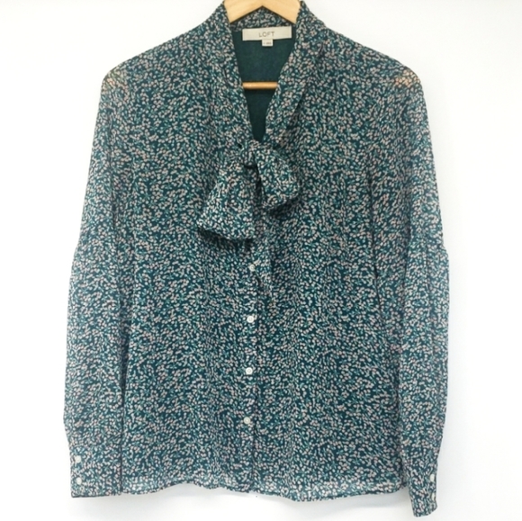 LOFT • Garden Floral Blouse - Picture 2 of 9